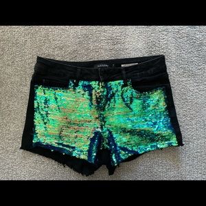 Blackheart size 7 distressed black shorts with sequins